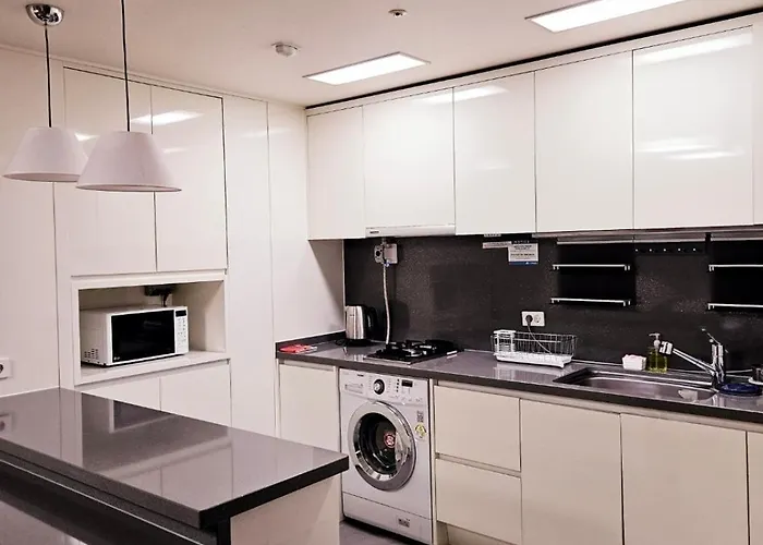 Apartamento 2 Minutes Run To The Sea Only 152m, Special Benefit Of Waterpark 195m Away Ciudad Metropolitana de Busan